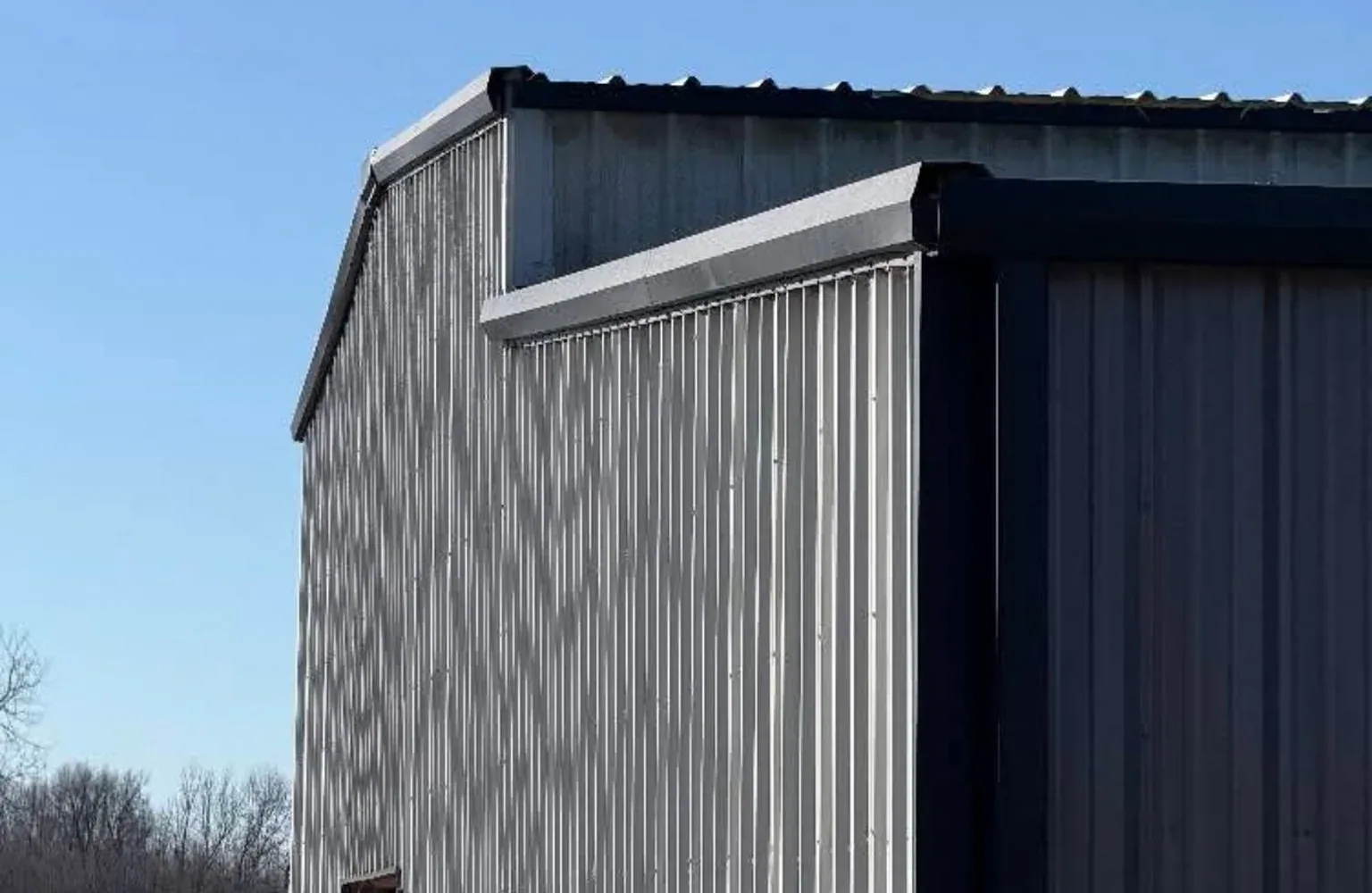 Commercial metal roof perimeter detail