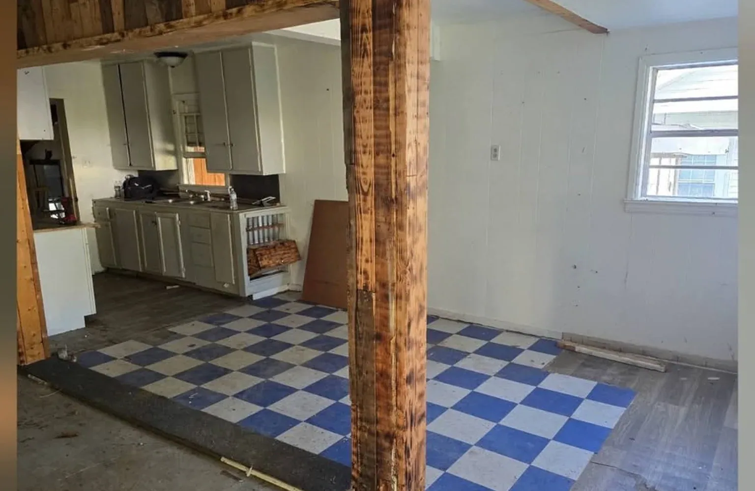 Kitchen & Living Layout before remodeling
